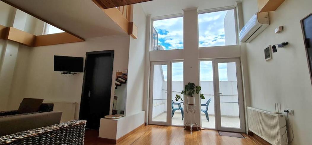 Duplex Apartment In The City Center Тбилиси Екстериор снимка