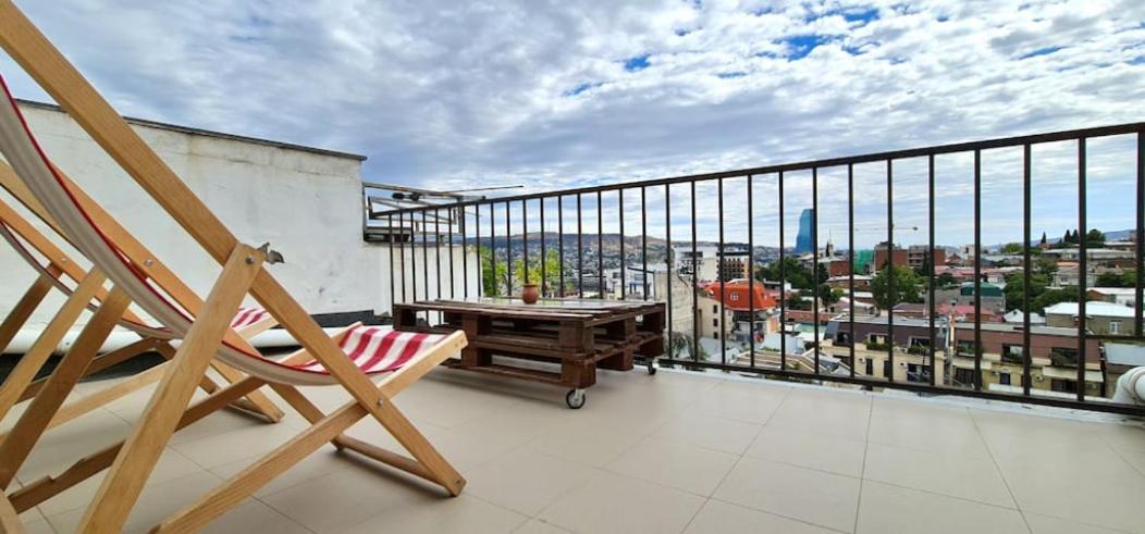 Duplex Apartment In The City Center Тбилиси Екстериор снимка