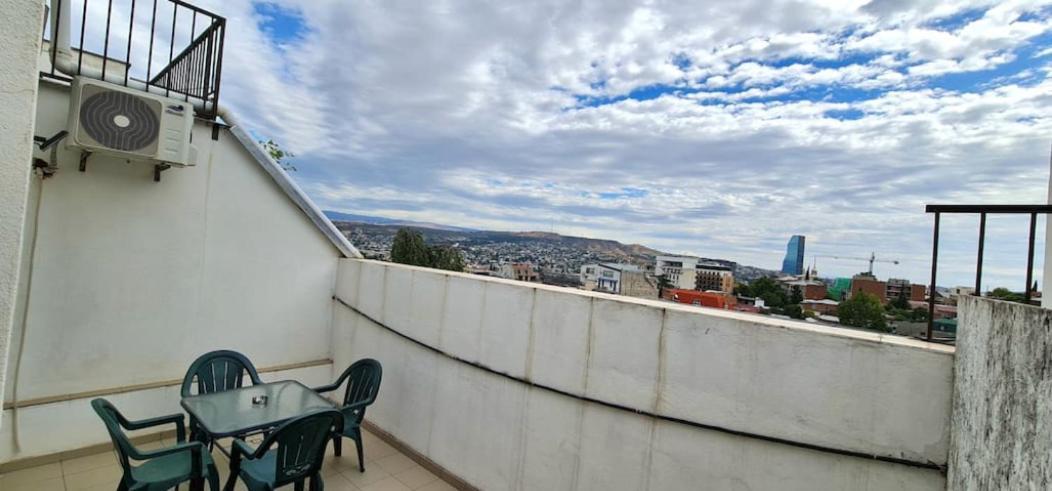 Duplex Apartment In The City Center Тбилиси Екстериор снимка