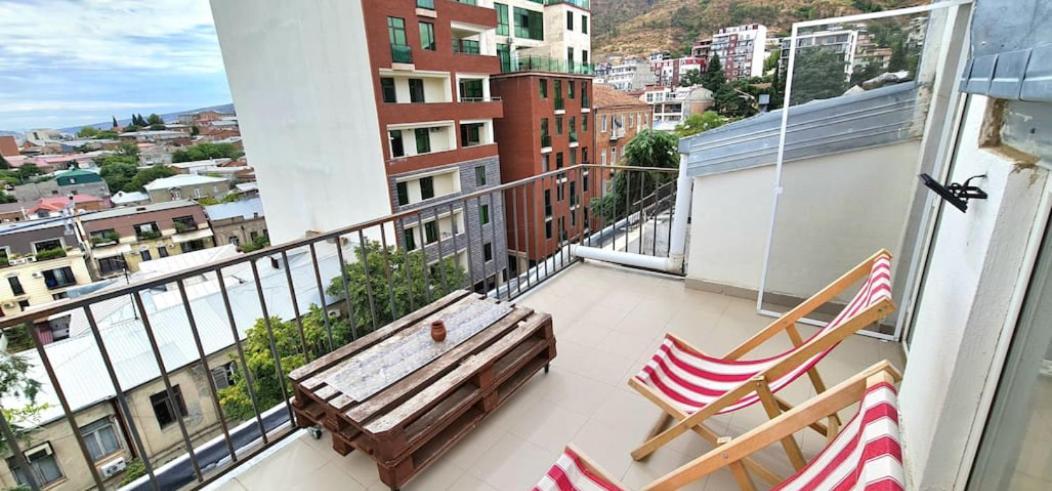 Duplex Apartment In The City Center Тбилиси Екстериор снимка