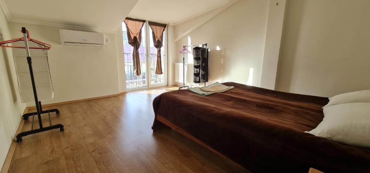 Duplex Apartment In The City Center Тбилиси Екстериор снимка